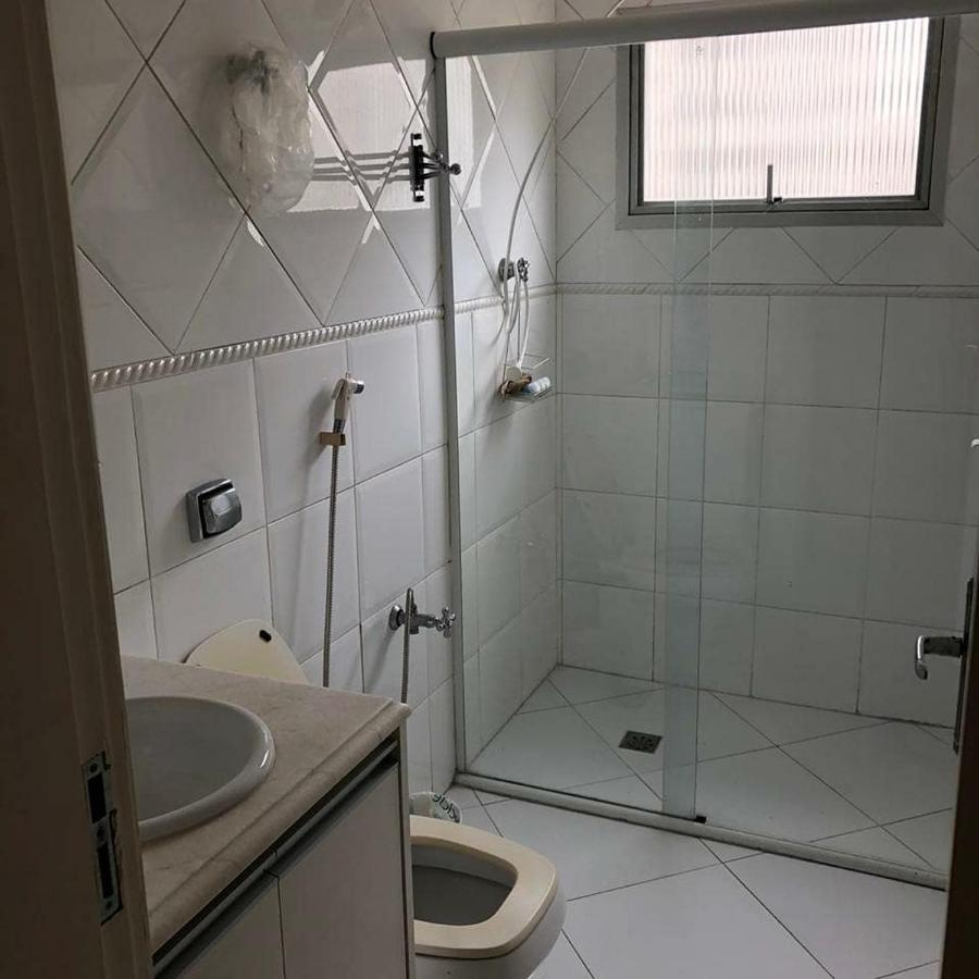 Apartamento na Praia de Pitangueiras-Guarujá à 50mt da praia e comércio perto Exterior foto